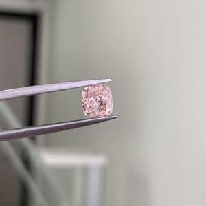 Diamante Rosa de Corte Cojín de 1.47ct 1.49ct, Certificado IGI, Claridad VVS, Cultivado en Laboratorio CVD para Joyería, Venta al Por Mayor - Product Image 1