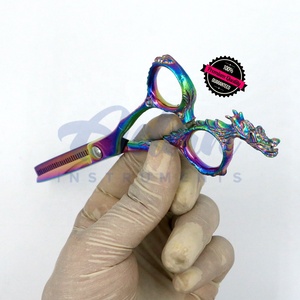 Tijeras de Peluquería Curvas Portátiles de Acero Inoxidable Color Arcoíris de Lujo Dragon para Perros y Gatos, Diseño para Diestros - Product Image 5