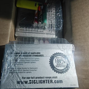 ไฟแช็คพลาสติกพกพาขนาดเล็กแบบฝรั่งเศส เชื่อถือได้และปลอดภัยสำหรับกิจกรรมกลางแจ้ง บาร์บีคิว สีดำ แพ็ค 50 ชิ้น จัดส่งจากลอสแอนเจลิส - Product Image 3