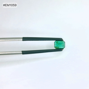 Esmeralda Premium de Grado 3A de Zambia, Forma Octogonal, 0.78ct, Gema Suelta Genuina, Color Intenso, para Joyería Exclusiva - Product Image 1
