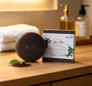 Savon exfoliant naturel au café et à la menthe, vente en gros, savons au café faits à la main pour le corps et le bain - Product Image 1