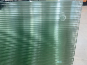 Lámina de Vidrio Acanalado Premium de 10 mm de Grosor, Forma Rectangular/Arqueada para Puertas Corredizas, Mamparas de Ducha y Aplicaciones en Muebles - Product Image 4