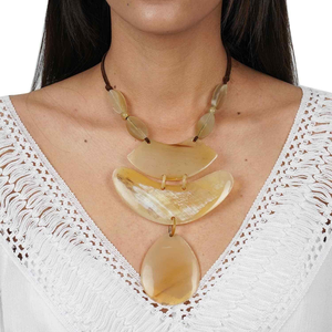 Joyería india ecológica hecha a mano, nuevo producto, collar de cuerno natural para niñas y mujeres, pulido con estilo moderno. - Product Image 3