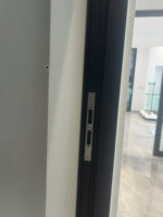 Aluminium-Legierung Schiebefenster mit Horizontalöffnung, Minimalistisches Design, Schwarzer Rahmen, Gehärtete Glaspaneele