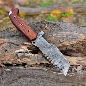 Cuchillo de Camping Personalizado Hecho a Mano con Hoja Serrada de Acero de Damasco, Mango de Madera y Funda de Cuero (OEM/ODM/OBM Disponible) - Product Image 2