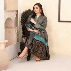 Vestido pakistaní-Vestido de fiesta Ropa informal hermosa y elegante Vestido de Panjabi de lana de tres piezas de Pakistán e India para mujer - Product Image 4