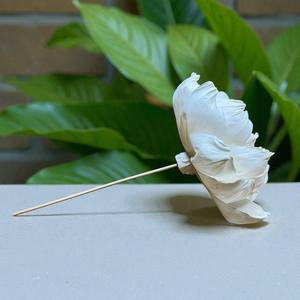 ดอกไม้ประดิษฐ์จากไม้โซล่ารูปดอกโบตั๋นธรรมชาติ ขนาดใหญ่ 15 ซม. ทำจากเส้นใยพืชเซสบาเนีย - Product Image 5