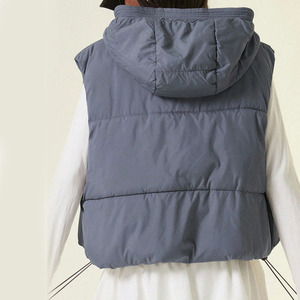 Chaleco Acolchado Grueso para Mujer, Cálido para Invierno, con Capucha Desmontable, Fabricado en China - Product Image 3