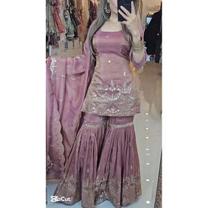 Conjunto de Fiesta de Chifón de Diseño con Top, Pantalón Palazzo y Dupatta, con Bordado Intenso - Product Image 3