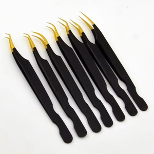 Pince à épiler courbée de luxe noire et or en acier inoxydable pour extensions de cils, haute précision, volume russe, logo personnalisé - Product Image 2