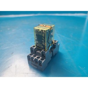 IDEC RU2S-CD-D24+SM2S-05C Usado como está, piezas de equipos semiconductores antiguos - Product Image 2