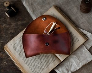 Étui à lunettes en cuir de créateur, protection pour lunettes de soleil en cuir véritable, article cadeau d'entreprise de luxe LGC-0044 - Product Image 6
