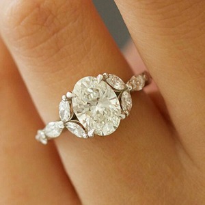 แหวนเพชรทรงรี 3.00 กะรัต ทรงมาร์คีส์แบบคลัสเตอร์ ทองคำขาว สำหรับเป็นของขวัญวันครบรอบ/แหวนหมั้นสำหรับผู้หญิง - Product Image 1