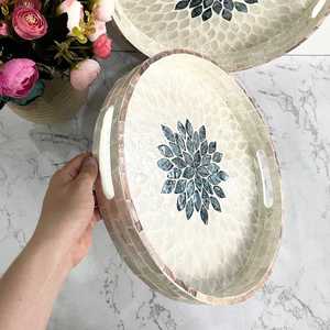 Plateau de rangement en nacre incrustée de designer – Organisateur mosaïque irisé haut de gamme pour une décoration élégante de table et d'intérieur - Product Image 2