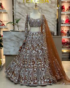 Lehenga Choli nupcial bordado de lujo en tono marrón suave con Dupatta y pedrería, conjunto indio para bodas y fiestas - Product Image 2