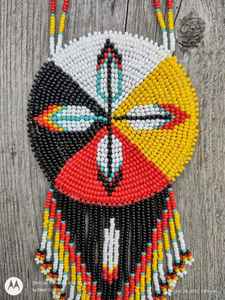 Ensemble collier et boucles d'oreilles élégants et traditionnels avec perles décoratives pour occasions spéciales - Product Image 5