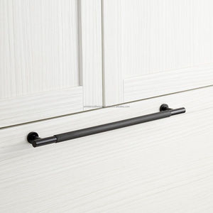 Tirador de gabinete de metal cepillado diseñado para la puerta de un cajón de almacenamiento de cocina moderna y para la mejora elegante del interior del hogar - Product Image 3