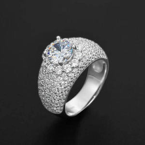 Bague Hip Hop pour Homme Plaqué Or 18 carats, Diamant Taille Poire Certifié IGI, Brillante, Luxe, Type Chevalière, Grande Pierre, Tendance - Product Image 1