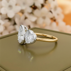 Bague de fiançailles Toi et Moi avec trois diamants taille ovale en or massif 9 carats, bague de mariage unisexe - Product Image 2