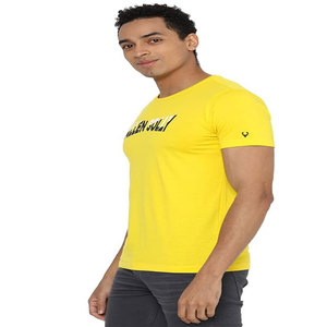 Ropa de hombre con hombros descubiertos, camiseta estampada larga con ajuste suelto y técnica de soplo de patrón - Product Image 5