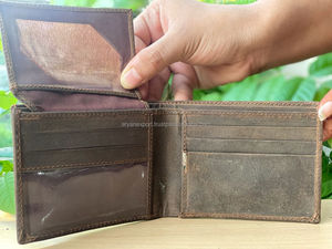 Portefeuille en cuir marron fait à la main pour hommes, élégant et décontracté - Product Image 3