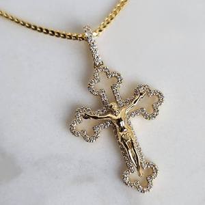 เครื่องทดสอบเพชรแบบพกพา ดีไซน์หรูหรา พร้อมจี้รูปกากบาทประดับมอสซาไนต์ทรงบริลเลียนท์คัต  ทำจากเงินแท้ 925 ชุบทอง ได้รับการรับรองจาก GRA เครื่องประดับคุณภาพสูง - Product Image 3