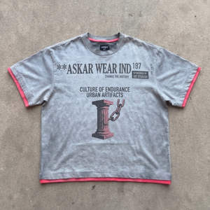 เสื้อยืดคอกลมแขนสั้นสีเทาสำหรับผู้ชาย Urban Endurance Archive พร้อมขอบตัดสีและลายพิมพ์โลโก้ด้านหน้า สไตล์ลำลอง - Product Image 1
