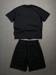 Ensemble de survêtement 2 pièces personnalisé pour homme, style streetwear américain, avec t-shirt et short en coton respirant imprimé en relief (OEM) - Product Image 2