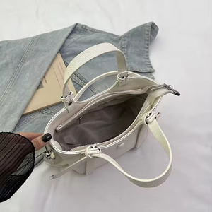 Sacs à main de luxe pour femmes, grande capacité, personnalisables avec logo, pour l'extérieur, sacs à bandoulière et sacs travers pour femmes - Product Image 2