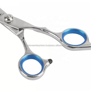 Ciseaux de coiffeur professionnels en acier inoxydable 6CR13 de haute qualité, légers, à manche moyen, pour droitiers, modèle 2025 - Product Image 2