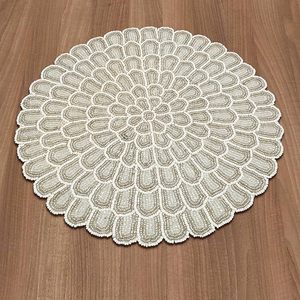 แผ่นรองจานลายดอกไม้สำหรับงานแต่งงานฤดูใบไม้ผลิ ประดับด้วยลูกปัดและแก้ว สำหรับตกแต่งโต๊ะอาหารในโรงแรมและงานเลี้ยง - Product Image 1