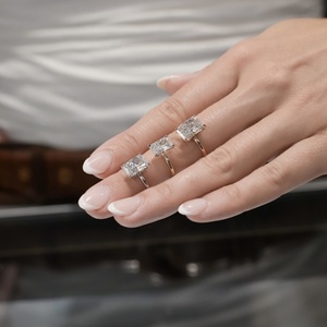 Anillo Solitario Personalizado con Diamante de Laboratorio de Corte Radiante de 3.54 CT, Oro Rosa de 14K, Banda de Diamantes en Forma de Burbuja, Micro Pavé, Apilable, para Aniversario - Product Image 3