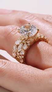 Bague romantique à grappe florale de diamants taille ronde 2.01 carats cultivés en laboratoire avec or massif 14K, idéale pour mariage, fiançailles, promesse, cadeau pour elle - Product Image 2