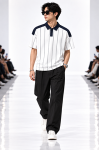 Polo a rayas verticales blancas y azul marino para hombre – Camiseta de manga corta informal para golf y sudaderas con capucha para hombre - Product Image 1