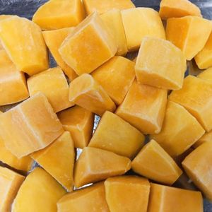Cubes de mangue surgelés, fabriqués à partir de mangues mûres, pour smoothies, coupes de mangue, desserts et préparation de boissons, provenant du Vietnam. - Product Image 2