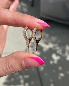 Pendientes Huggie Dagger de Oro Sólido 14K 18K con Diamantes Cultivados en Laboratorio de Corte Redondo Pavé, de Lujo, con Puntas Pequeñas y Forma de Gota, Joyería Fina - Product Image 1