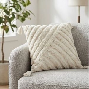 Housse de coussin carrée brodée avec pompons, style bohème, coton bio, décoration intérieure, pour vente en gros - Product Image 5