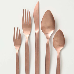 Couverts de luxe inspirés des hôtels, conçus pour une présentation élégante et des tables soignées. - Product Image 1