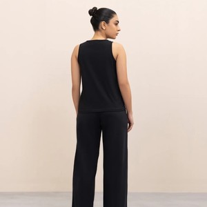 Camiseta de Mujer Negra de Manga Corta, Cuello Redondo, Tejida, Ajustada, Informal, de Color Sólido, Ecológica, de Algodón/Fibra de Bambú, Teñida - Product Image 3