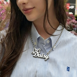 Collier Pendentif en Acier Inoxydable Plaqué Or, Design Nœud, Personnalisable avec Nom ou Mot, Bijou Charme pour Femme, Vente en Gros - Product Image 3