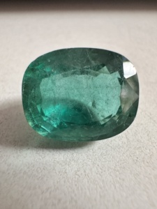 8.33 Ct Natural Green <b>Emerald</b> <b>Cushion</b> Cut Loose Gemstone For Jewelry Making Wholesale And Custom Designs - Product Image 2