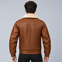 Blouson Bomber Premium en Cuir Marron Motif Croco Vintage pour Homme avec Col Sherpa Chaud, Fermeture Éclair Intégrale, Poignets Côtelés et Poches Latérales Zippées à la Taille
