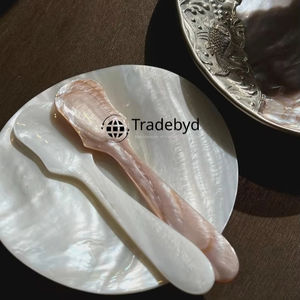 Cuchara Decorativa Premium con Incrustaciones de Madreperla Hecha a Mano por Tradebyd - Product Image 3