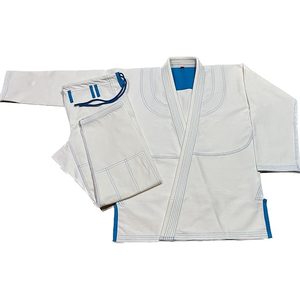 Uniforme de karaté personnalisé avec tissu flexible et construction respirante pour l'entraînement sportif et les compétitions Uniforme de karaté - Product Image 2