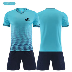 Tenue de football moderne pour équipe, légère et respirante, idéale pour l'entraînement et les matchs à haute intensité - Product Image 1