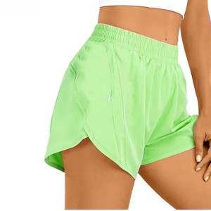 Shorts Deportivos Grises para Mujer, Cintura Media, Elásticos, de Secado Rápido, Tejido de Poliéster con Bolsillos, Corte Regular, Fabricante OEM - Product Image 3