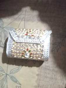 Exquisite Natural MOP Designer Clutch <b>Bag</b> with Removable Metal Chain and Handmade Shell Decoration - Product Image 2