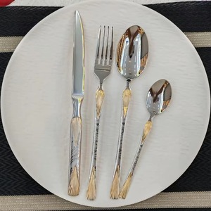 Juego de cubiertos metálicos de moda en la industria, ideal para restaurantes, hoteles, servicios de catering, bodas y mercados de suministro al por mayor. - Product Image 3