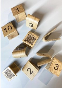 Porta Menús Personalizado de Madera de Pino Natural Ecológico con Código QR Grabado, Soporte de Exhibición de Mesa, Letrero de Mesa, Estilo Antiguo Moderno - Product Image 2