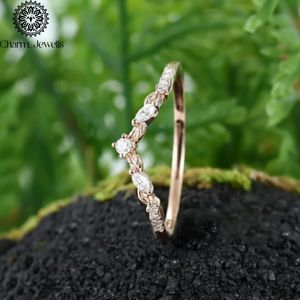 Bague Éternité Femme Charm_Jewells Certifiée IGI en Argent Plaqué Or Rose 3 GM avec Moissanite Taille Coussin et Sertissage à Griffes - Product Image 2